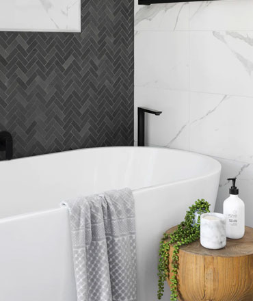 Contact 4 bathtub
